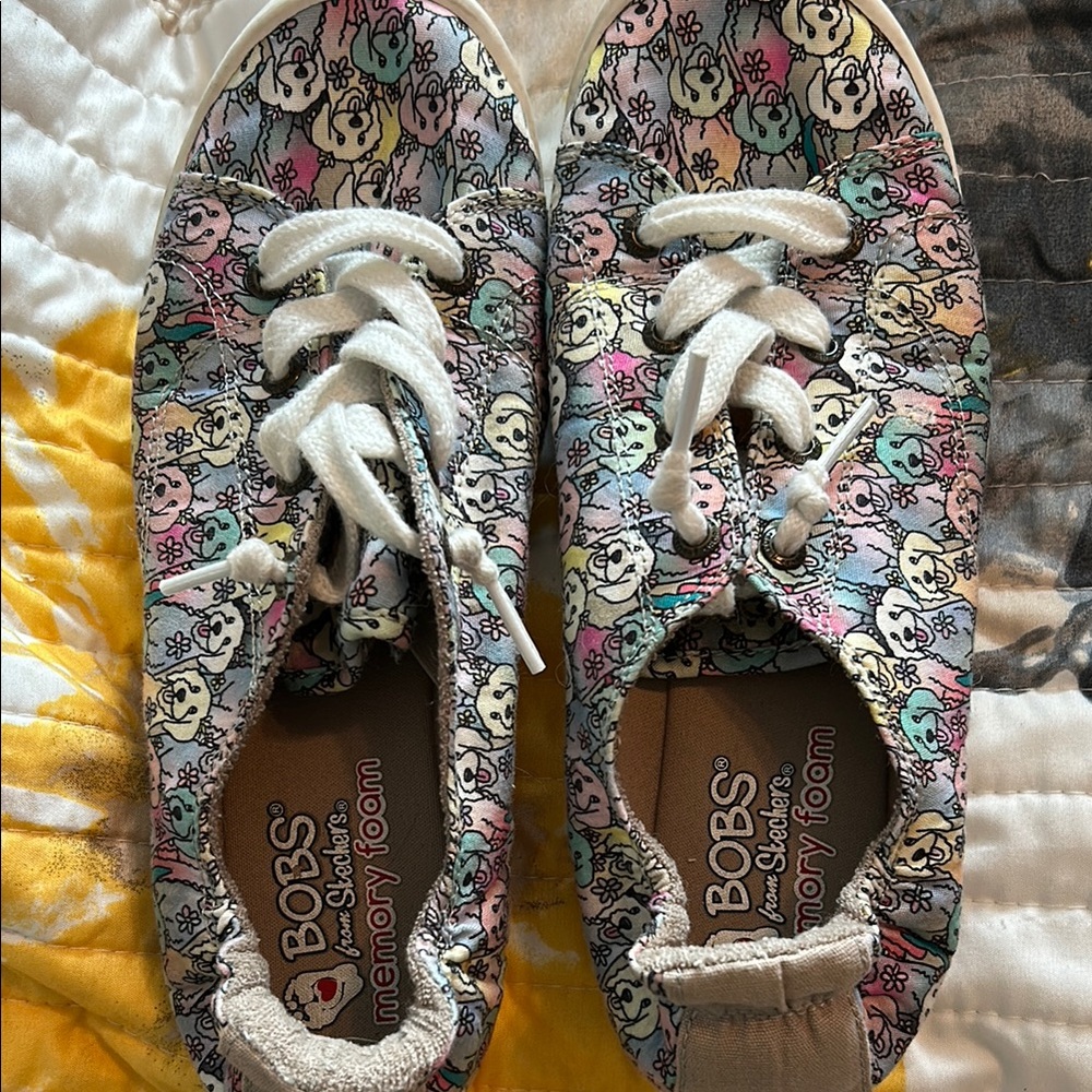 BOBS from Skechers White Sneakers Comfortable Slip-On Design 7.5 size